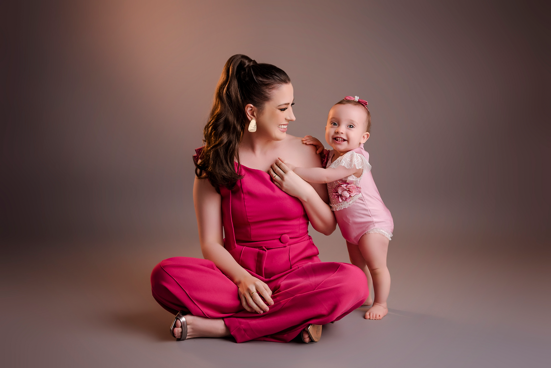 Foto Priscila e Letícia - Motherhood Foto Priscila e Letícia - Motherhood - Imagem 0